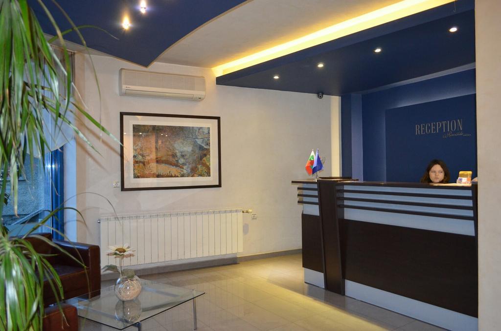 Riverside Family Hotel Yambol Exterior photo